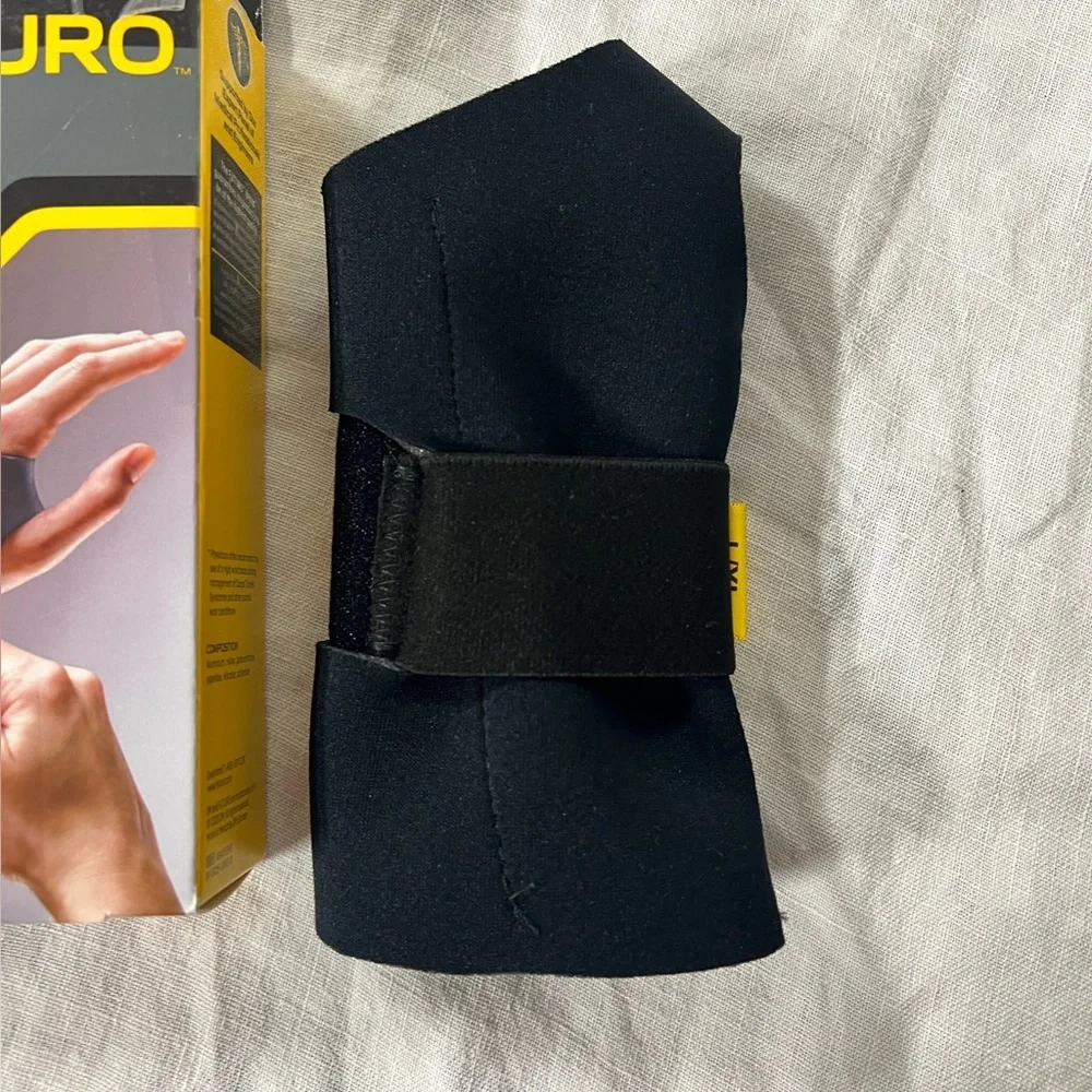 Futuro Compression Stabilizing Wrist Brace l/xl